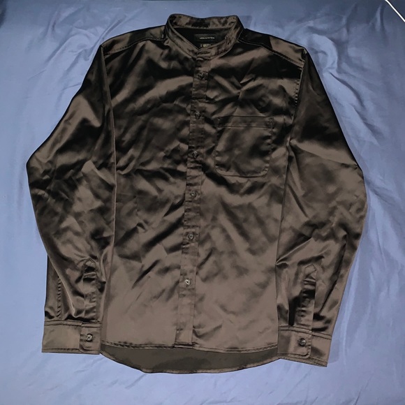 URBAN OUTFITTERS. Long-Sleeve Button up. - Picture 1 of 6